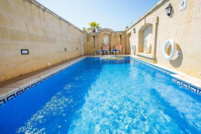 4 Bedroom Holiday Farmhouse with Private Pool